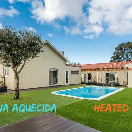 Com Piscina וילה