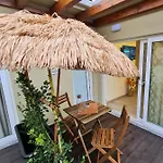 Com Piscina Villa